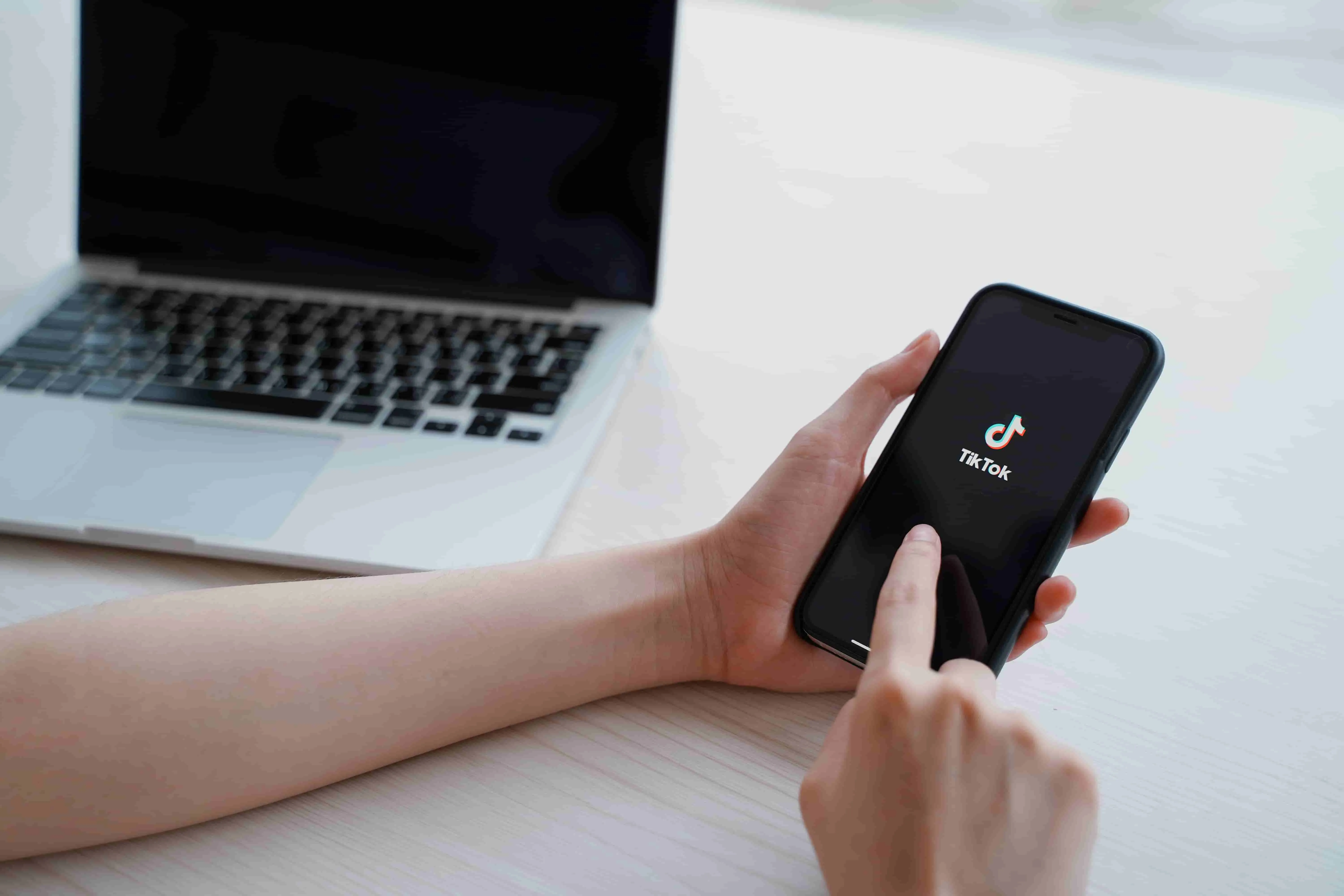 TikTok签署协议成立美国合资公司，预计明年1月完成交易